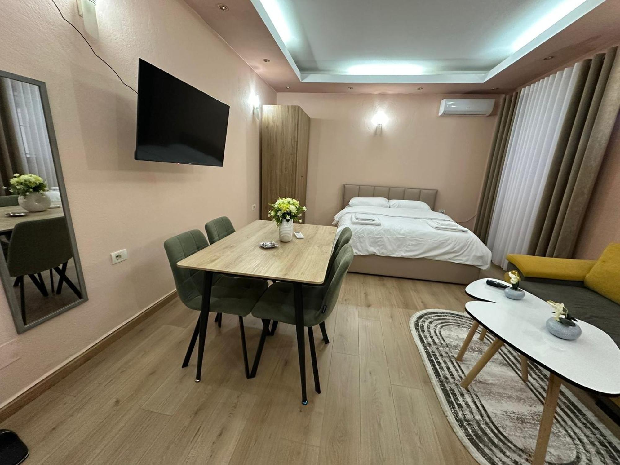 Adora Apartment Тирана Экстерьер фото