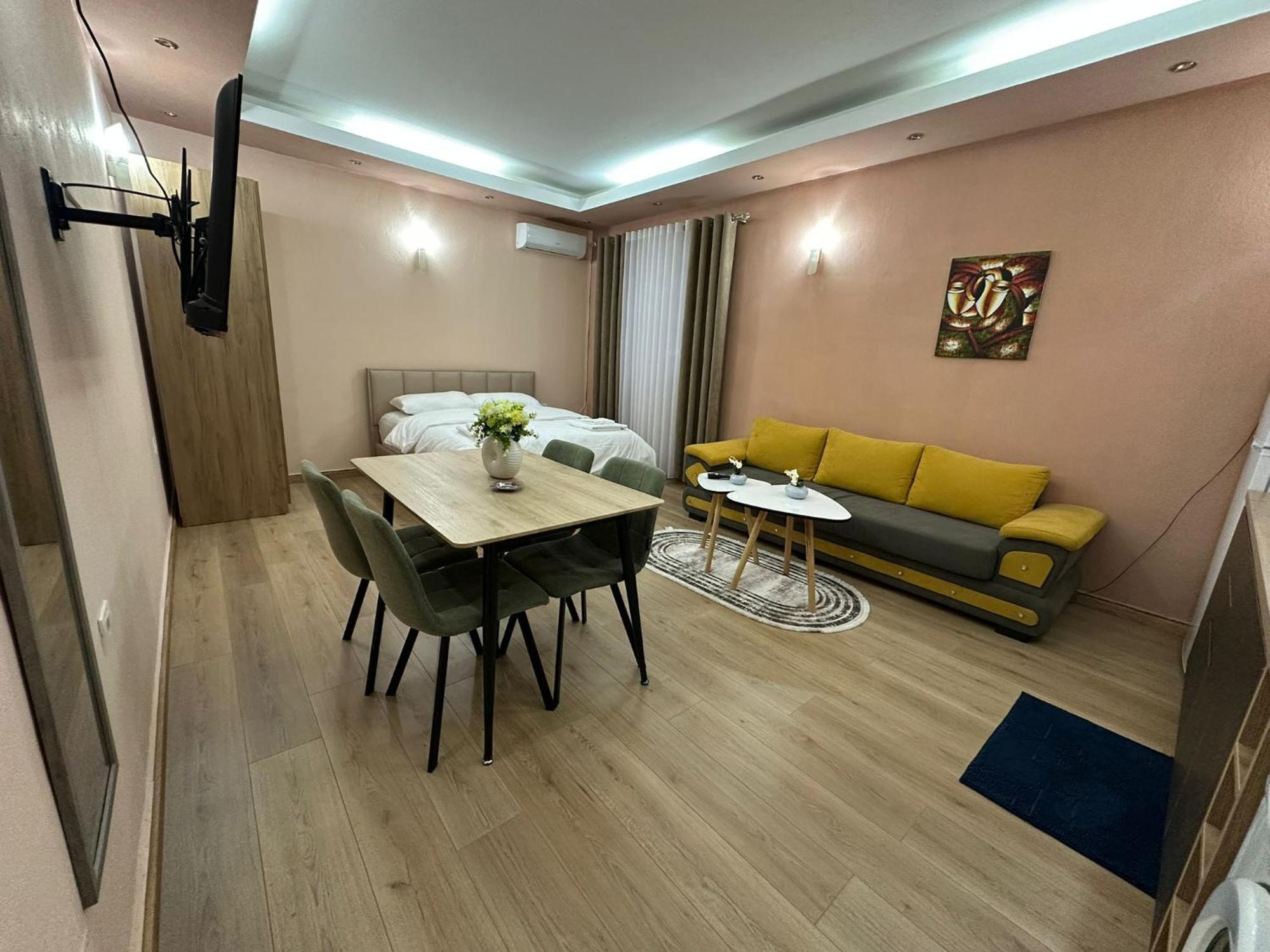 Adora Apartment Тирана Экстерьер фото